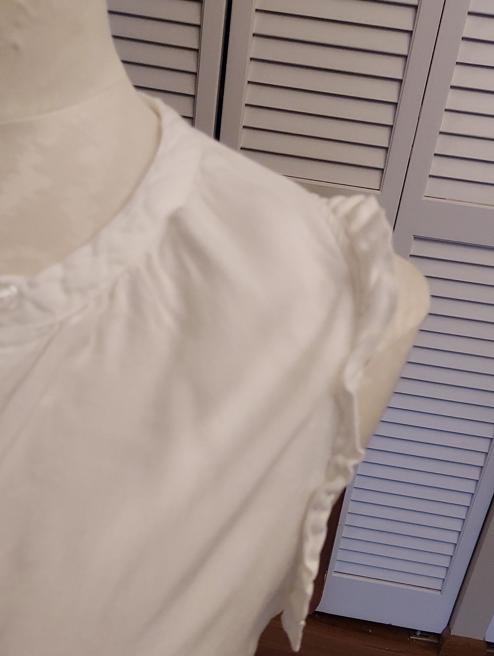 Cream Ruffle Sleeve V-Neck Button Front Top - Picture 3 of 6